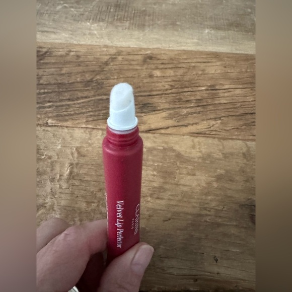NEW Clarins Velvet Lip Perfector ~ Velvet Red (03) ~ NEW IN BOX! - Picture 8 of 8